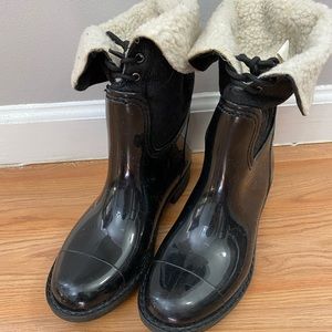 WATERPROOF black snow/rain boots - size 8